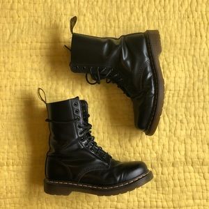 Doc Martens 1490 W 10 eye size 9 boots